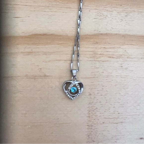 Heart Shape‎ Necklace Pendant with Crystal for Women’s - Picture 5 of 6